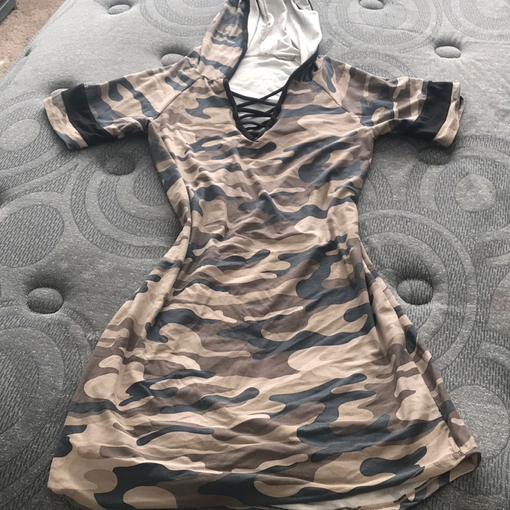 Army fatigue midi short sleeve dress with hood
